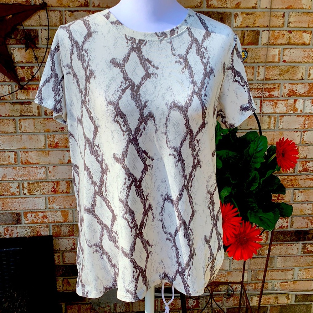 Tres Bien snake print top